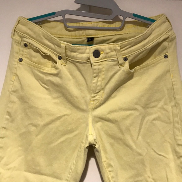 GAP Yellow Washed Jeans - Picture 2 of 5
